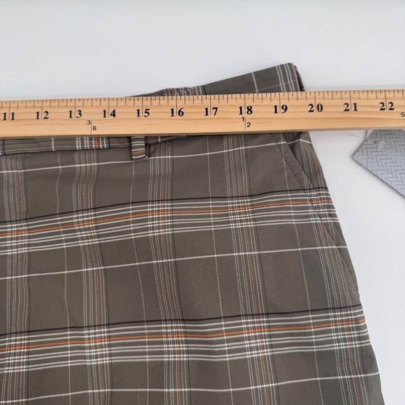 Walter Hagen Shorts Men 40 NEW Brown Plaid Golf Performance Flat Front Stretch - Picture 9 of 12